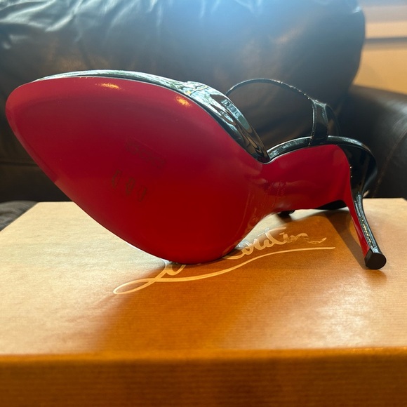 Beautiful Christian Louboutin Patent ME PAM 100mm heels. NEVER WORN NEW IN BOX. - Picture 8 of 8